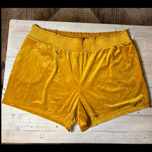 Old Navy Pants - Old Navy Pull On High-Waisted Velvet Boxer  Lounge Shorts Mustard  Plus Size 3X
